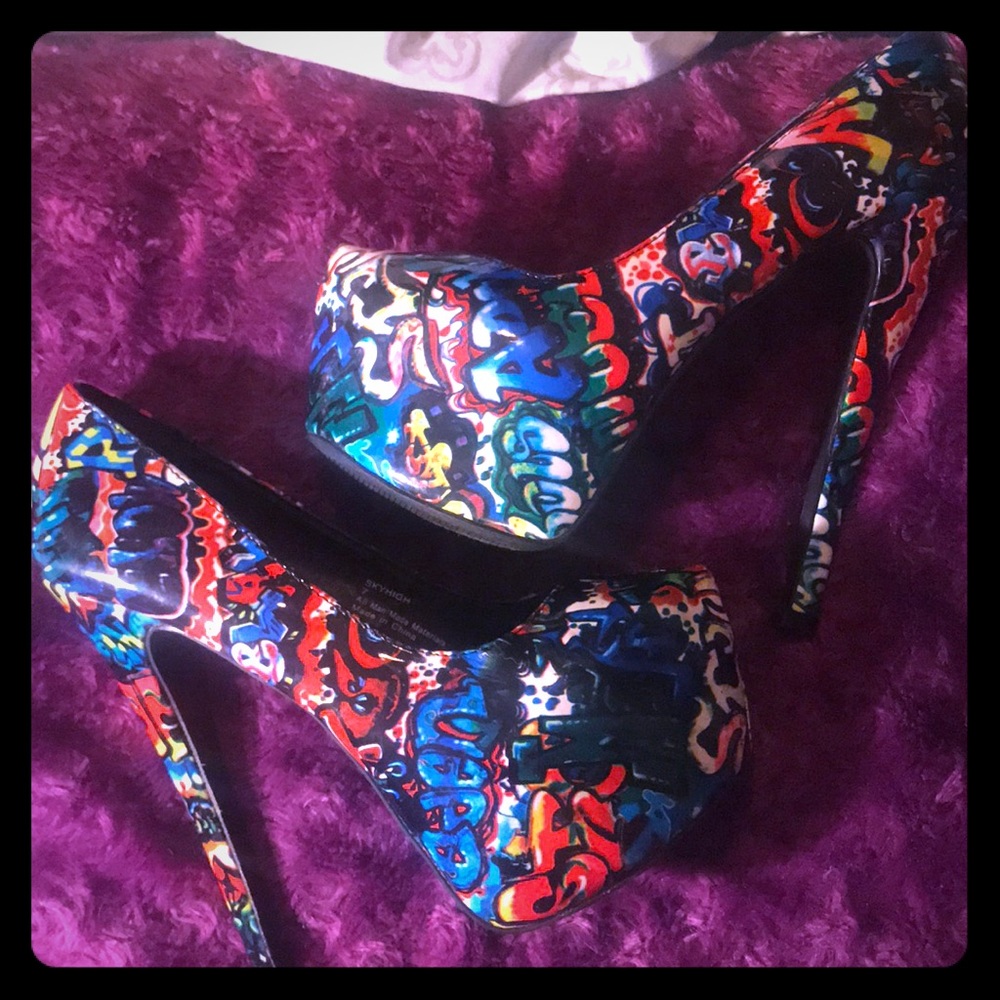 Shiekh rare graffiti pumps size 7